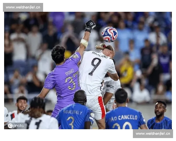 布努四场 23 次扑救封神!世俱杯门神再献 10 次神扑力压曼城